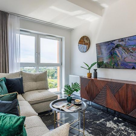 Emihouse Riverside Premium Apartments & Free Parking เชชูฟ ภายนอก รูปภาพ