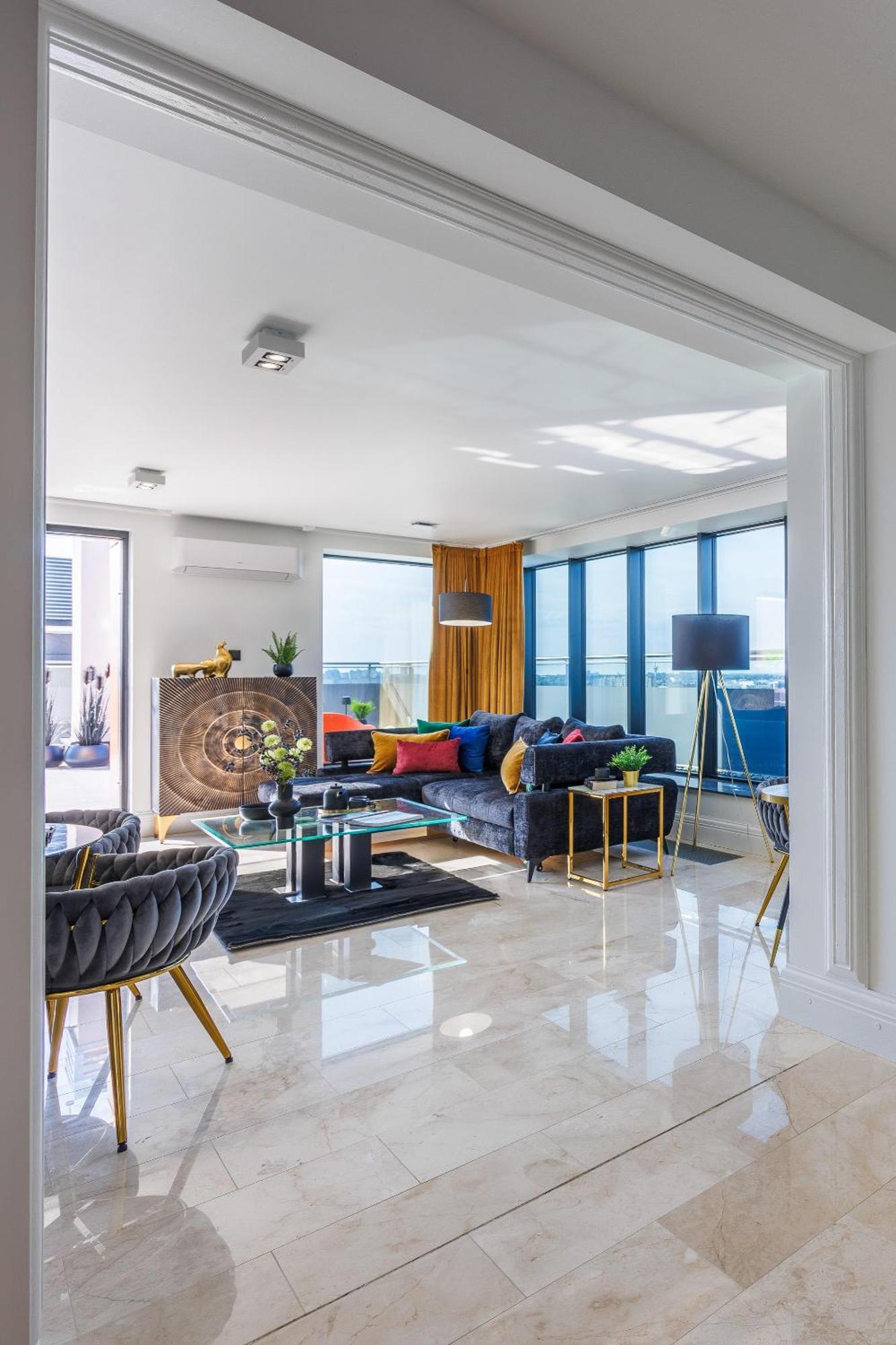 Emihouse Riverside Premium Apartments & Free Parking เชชูฟ ภายนอก รูปภาพ