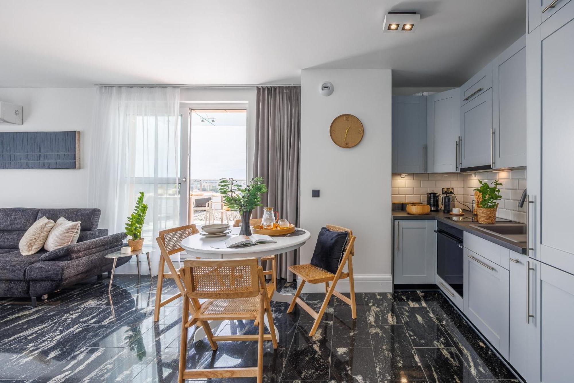 Emihouse Riverside Premium Apartments & Free Parking เชชูฟ ภายนอก รูปภาพ
