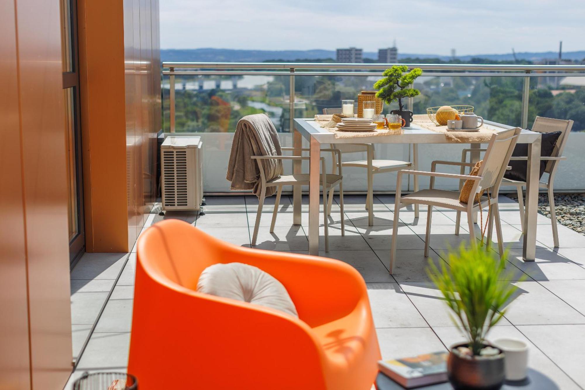 Emihouse Riverside Premium Apartments & Free Parking เชชูฟ ภายนอก รูปภาพ